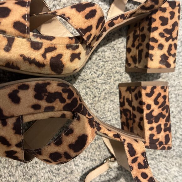 A NEW DAY CHEETAH BLOCK SANDAL HEELS SZ 8M - Picture 5 of 5